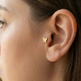 Brinco de Tragus em Ouro Maciço 14K com Borboleta – Prego Minimalista para Cartilagem