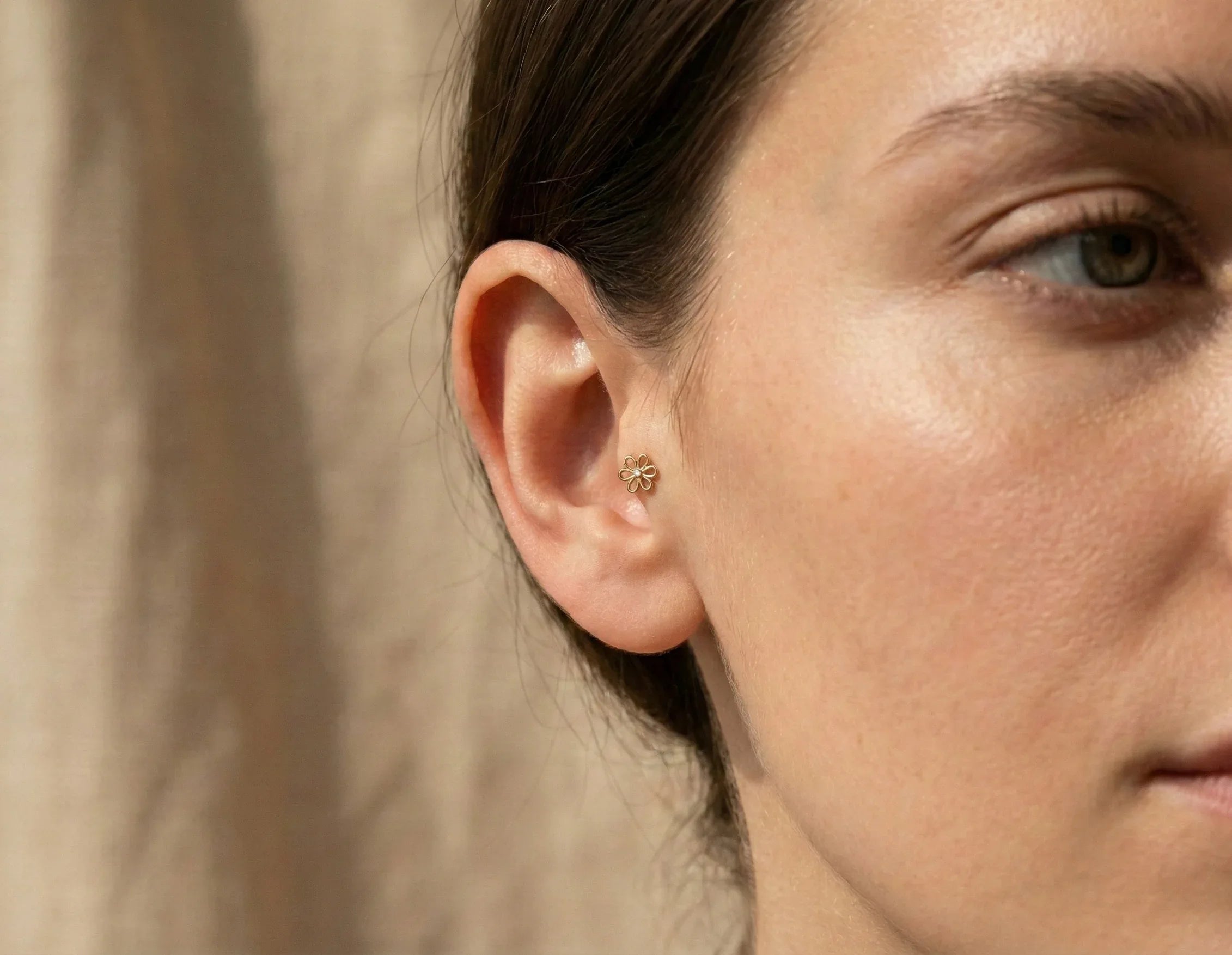 14K Solid Gold Daisy Tragus Earring – Dainty Cartilage Piercing Stud - 3