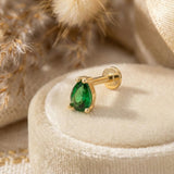 Brinco de Pérola de Esmeralda Verde em Gota de Ouro Maciço 14K – Prego para Piercing na Cartilagem Tragus