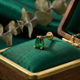 Brinco de Pérola de Esmeralda Verde em Gota de Ouro Maciço 14K – Prego para Piercing na Cartilagem Tragus