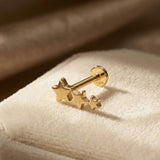 Pendiente de Tragus de Triple Estrella de Oro Macizo 14K – Joyería de Cartílago Celestial