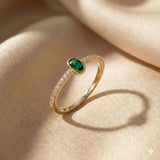 Anel de Banda Pavé com Esmeralda e Baguete em Ouro Amarelo 14K BRK