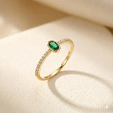 Anel de Banda Pavé com Esmeralda e Baguete em Ouro Amarelo 14K BRK