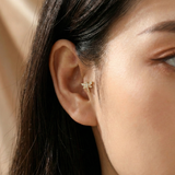 Brinco de Tragus em Ouro Maciço 14K com Borboleta – Joia Delicada para Piercing na Cartilagem