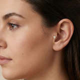 Piercing para trago con forma de cuerno de diablo en oro de 14 quilates y espalda plana con pavé BRK2