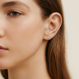 Orecchino a bottone minimalista Tragus in cristallo solido oro 14K BRK2