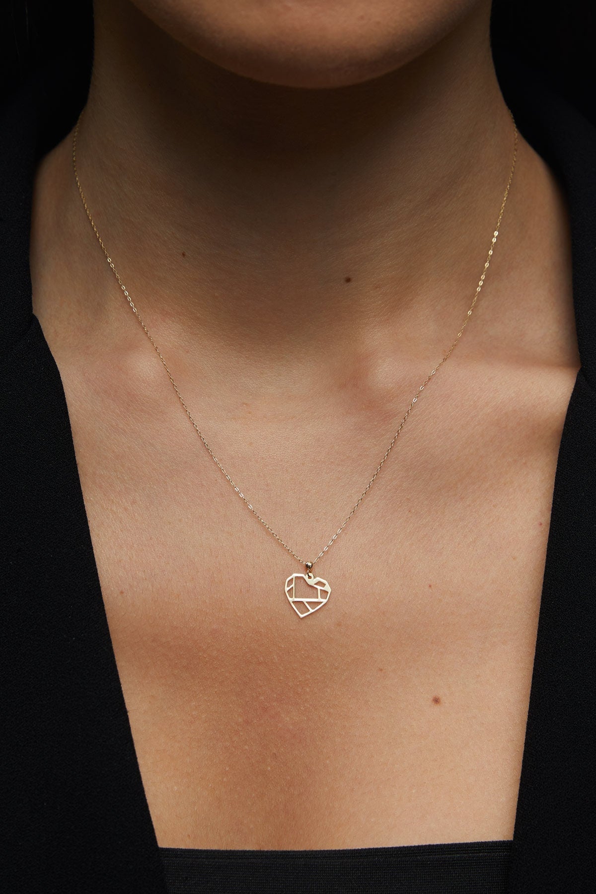 Minimalist 14K gold geometric heart pendant necklace