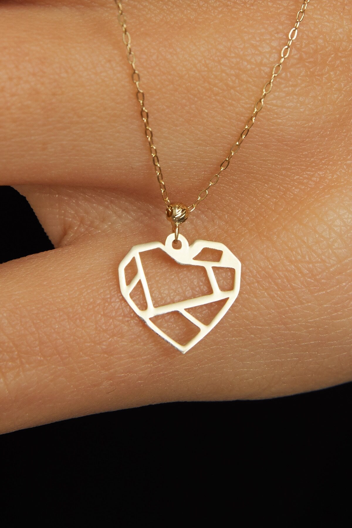 Minimalist 14K gold geometric heart pendant necklace