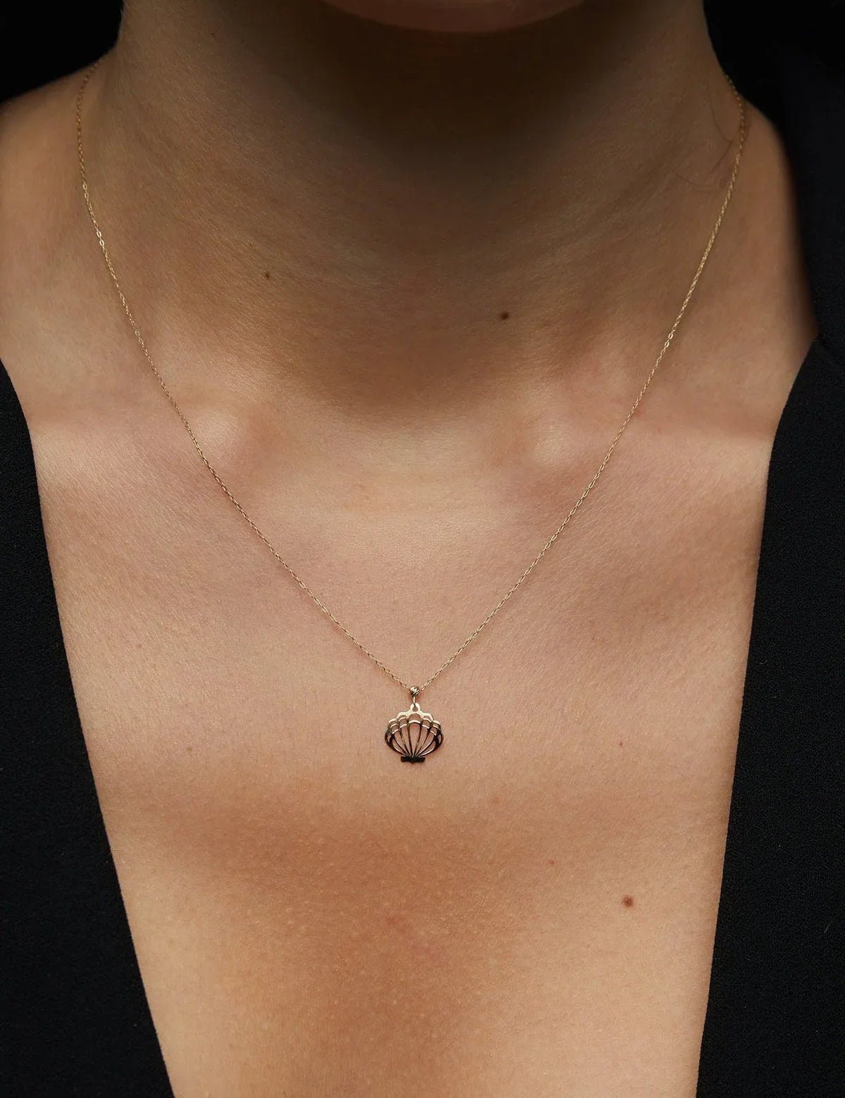14K Solid Gold Seashell Necklace – Dainty Beach-Inspired Pendant - 2