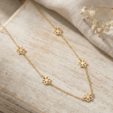 14K Gold Hollow Flower Necklace – Dainty Floral Pendant Chain - (Kadın Model Yok)