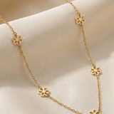 14K Gold Hollow Flower Necklace – Dainty Floral Pendant Chain - (Kadın Model Yok)